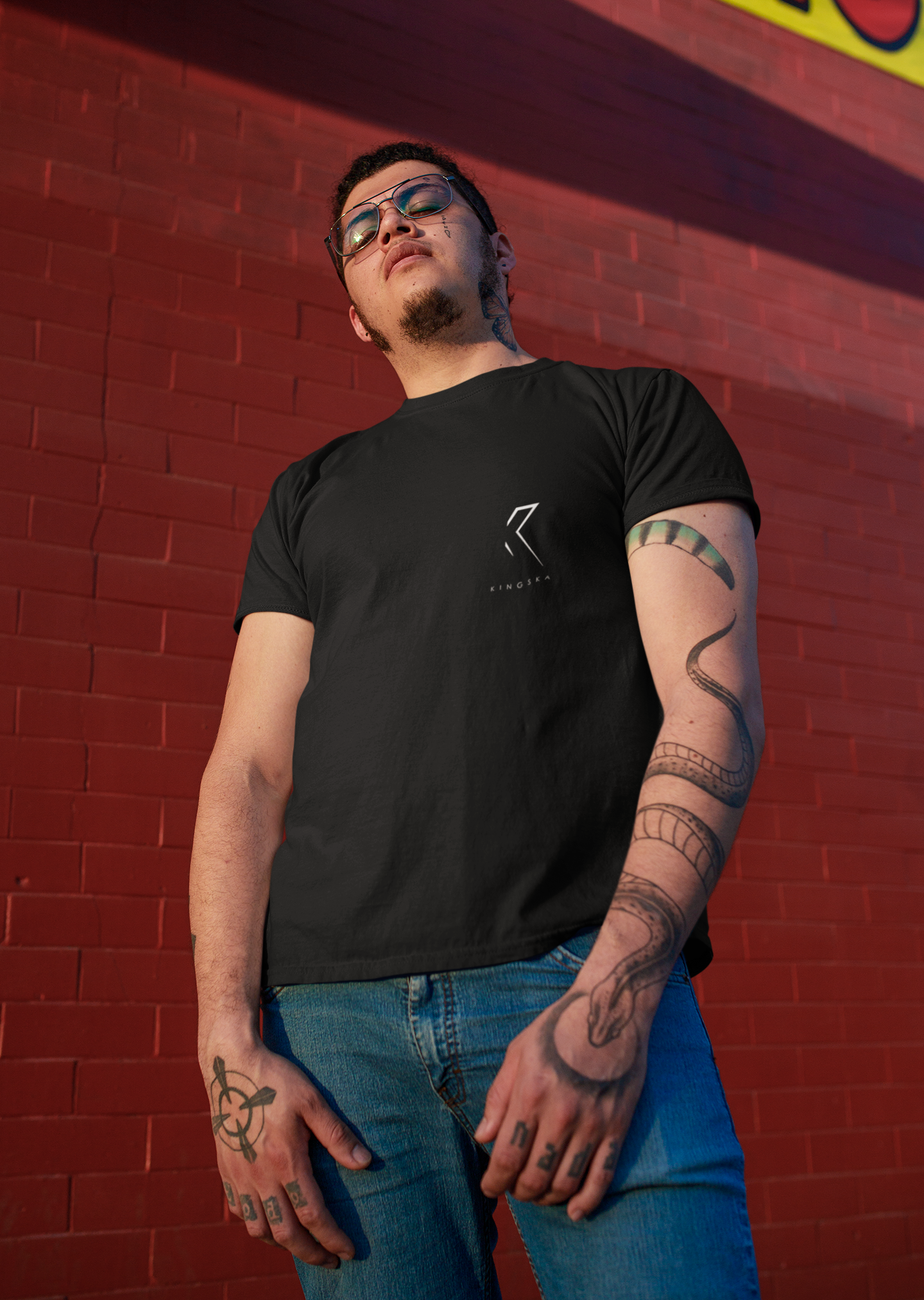 T-shirt czarny małe logo  Kingska